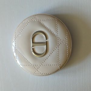 Dior highlighter